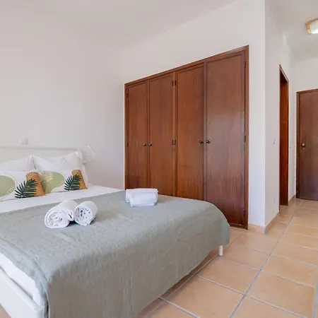 Appartement 206 *